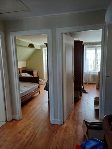 Plougasnou (29630) Plougasnou coeur du bourg, maison 5 chambres sur 1000 m2 de jardin sud.