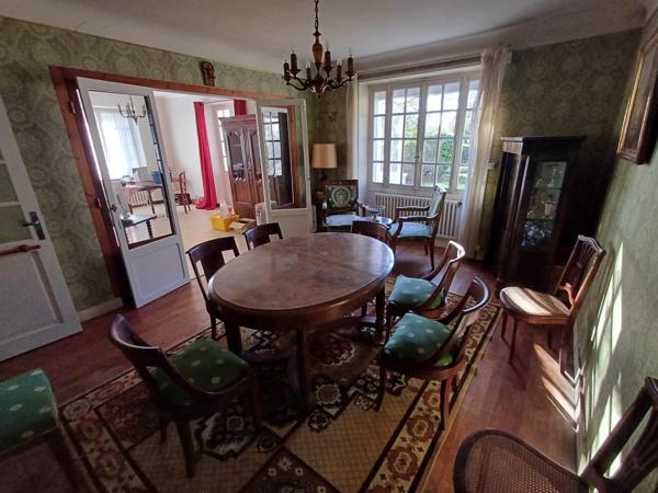 Plougasnou (29630) Plougasnou coeur du bourg, maison 5 chambres sur 1000 m2 de jardin sud.