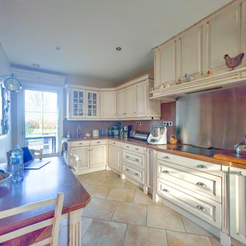 Maison 8 pièces - 174 m² Exclusivité efficity