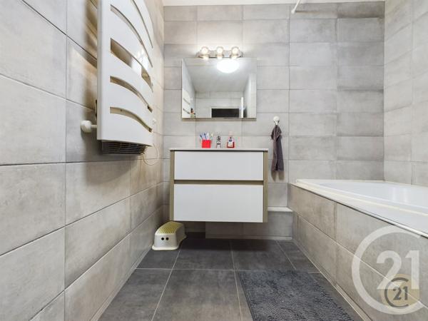 Appartement T4 à vendre  4 pièces - 78,64 m2 LA GARDE - 83