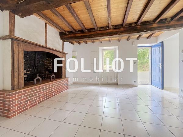 A vendre - Maison DANGY- Possibilités d'acquérir 1 hectare supplémentaire.