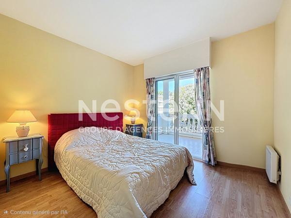 A VENDRE - MANDELIEU - 4P - VUE GOLF AVEC 2 GARAGES ET CAVE