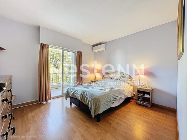 A VENDRE - MANDELIEU - 4P - VUE GOLF AVEC 2 GARAGES ET CAVE