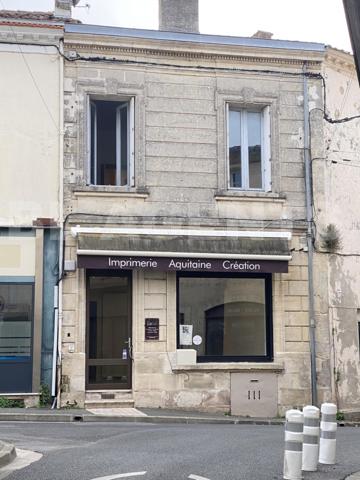 Immeuble de rapport avec local et logement – Hyper centre de Blaye –