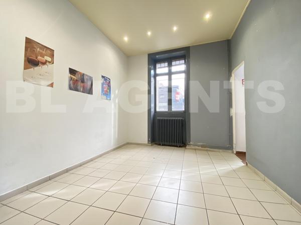 Immeuble de rapport avec local et logement – Hyper centre de Blaye –