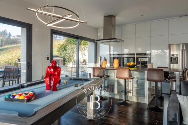 Sainte-Foy-lès-Lyon, Maison 5 Chambres -  212 m² à vendre