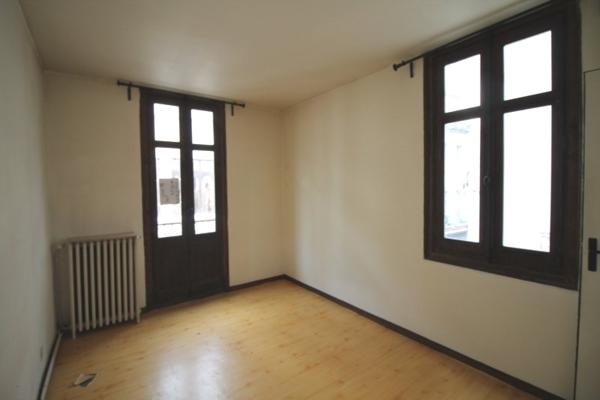 Immeuble
                                                                                                                                                
                                                                                                                                                
                                                                                                                                                
                                                    
                                                                                                                                                                                                                                                                                                                        100  m²                                                                                                                                                                                                         2 etage(s)