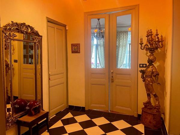 Élégance Haussmannienne au coeur de Toulon - Appartement de 152 m² avec balconnet, Haute Ville