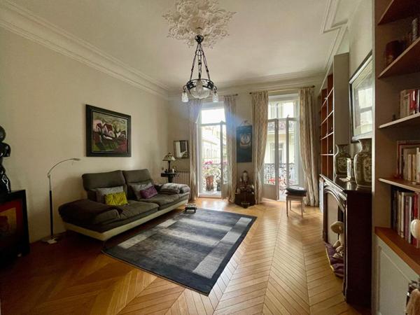 Élégance Haussmannienne au coeur de Toulon - Appartement de 152 m² avec balconnet, Haute Ville