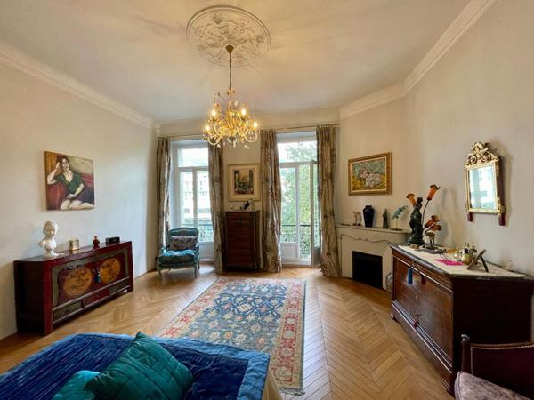 Élégance Haussmannienne au coeur de Toulon - Appartement de 152 m² avec balconnet, Haute Ville