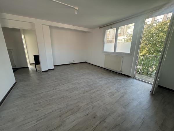 Appartement
                                                                                                                                                                                                                                                                                                                        3 pièce(s)                                                                                                                                                                                                          2 chambre(s)                                                                                                                                                                                                          67  m²