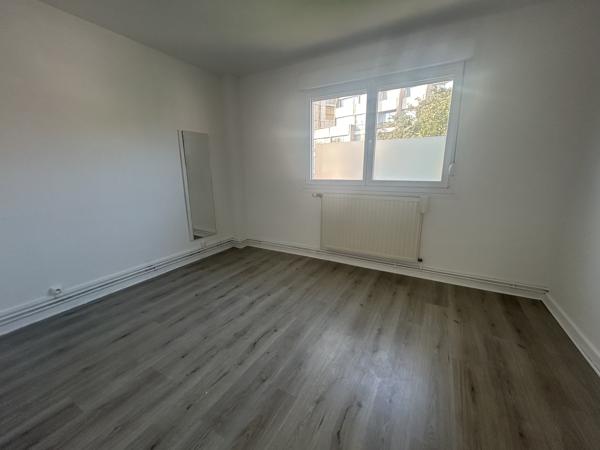 Appartement
                                                                                                                                                                                                                                                                                                                        3 pièce(s)                                                                                                                                                                                                          2 chambre(s)                                                                                                                                                                                                          67  m²