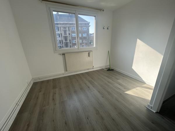 Appartement
                                                                                                                                                                                                                                                                                                                        3 pièce(s)                                                                                                                                                                                                          2 chambre(s)                                                                                                                                                                                                          67  m²