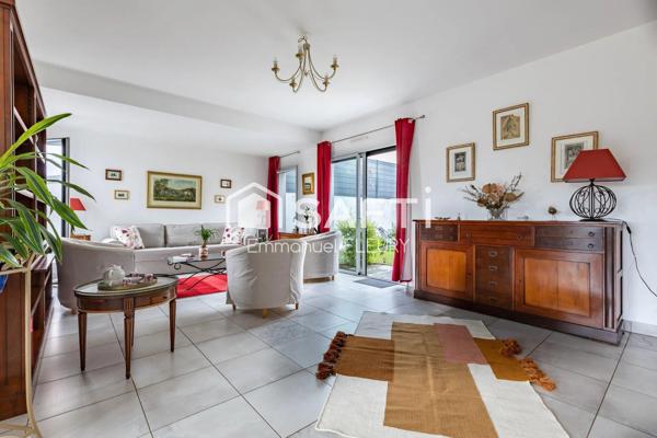 Maison moderne livrée en 2019 – 4 chambres et un bureau – Au calme d’une impasse