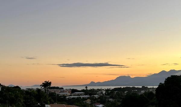 Villa contemporaine vue mer et un appartement T3