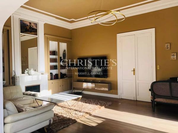 Magnifique château du XIXe siècle rénové, au charme intemporel, aux portes de Bordeaux