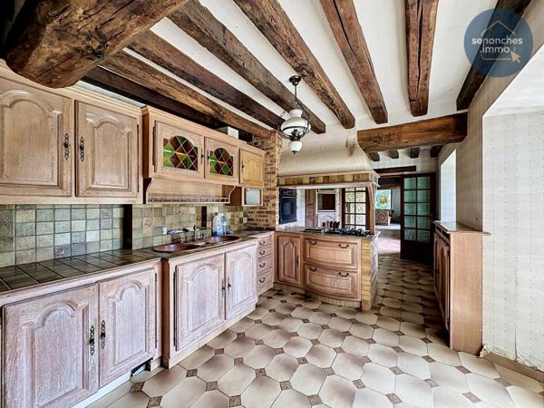 Manoir percheron à rénover à Saint-Victor-de-Buthon – Demeure historique de caractère dans le Perche