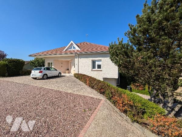 LA GRANGE AUX BOIS - Pavillon en parfait état de 201m² avec terrain de 5711m²