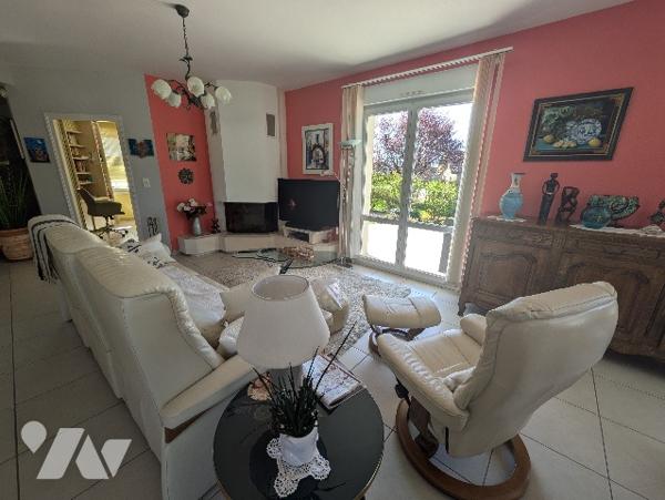 LA GRANGE AUX BOIS - Pavillon en parfait état de 201m² avec terrain de 5711m²