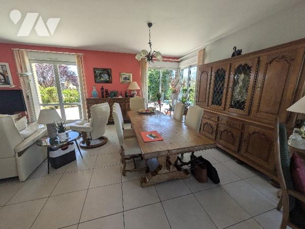 LA GRANGE AUX BOIS - Pavillon en parfait état de 201m² avec terrain de 5711m²