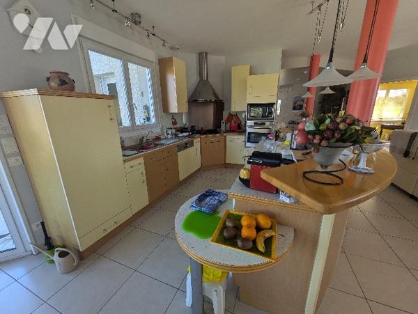 LA GRANGE AUX BOIS - Pavillon en parfait état de 201m² avec terrain de 5711m²