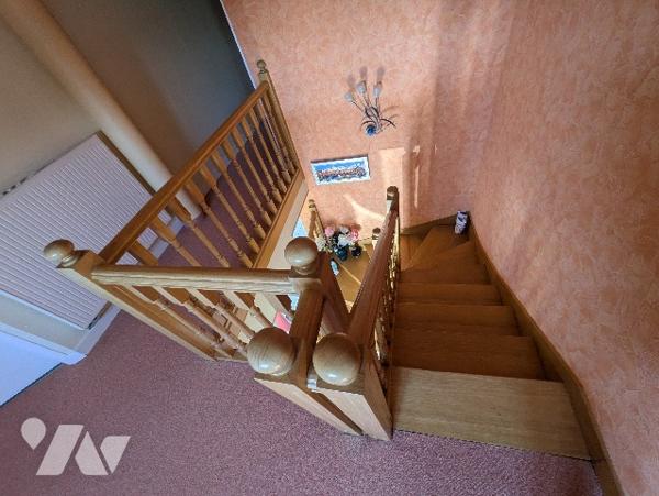 LA GRANGE AUX BOIS - Pavillon en parfait état de 201m² avec terrain de 5711m²