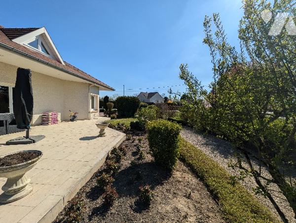 LA GRANGE AUX BOIS - Pavillon en parfait état de 201m² avec terrain de 5711m²