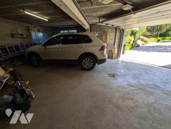 LA GRANGE AUX BOIS - Pavillon en parfait état de 201m² avec terrain de 5711m²