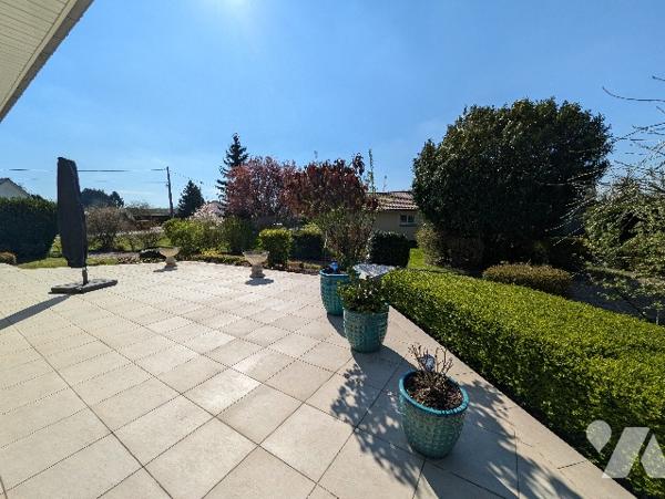 LA GRANGE AUX BOIS - Pavillon en parfait état de 201m² avec terrain de 5711m²