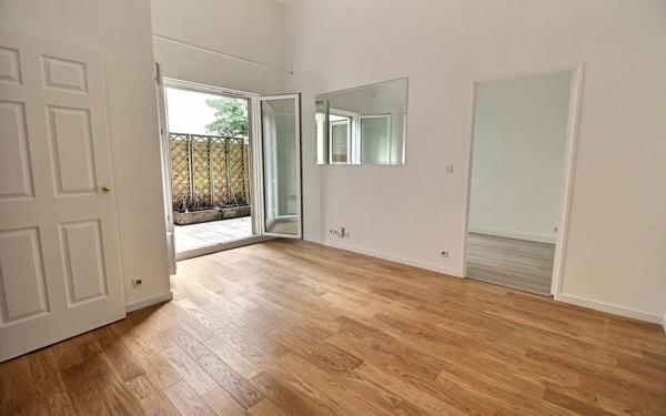 Appartement à vendre    2 pièces • 44,48 m2 Paris 12