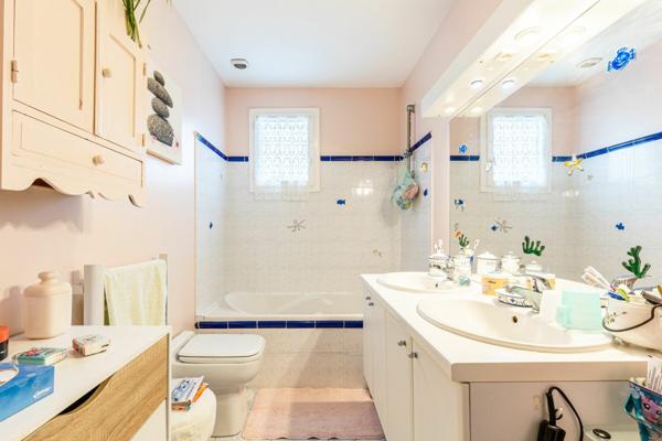 Maison à vendre    6 pièces • 124,19 m2 Marennes