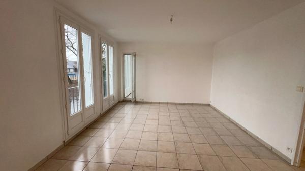 Finistère (29) – À vendre à Quimper Quartier LA TOURELLE : Appartement T3 de 68 m² habitable avec loggia, parking et cave.