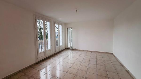 Finistère (29) – À vendre à Quimper Quartier LA TOURELLE : Appartement T3 de 68 m² habitable avec loggia, parking et cave.