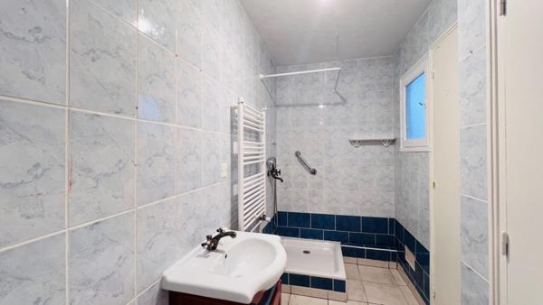 Finistère (29) – À vendre à Quimper Quartier LA TOURELLE : Appartement T3 de 68 m² habitable avec loggia, parking et cave.