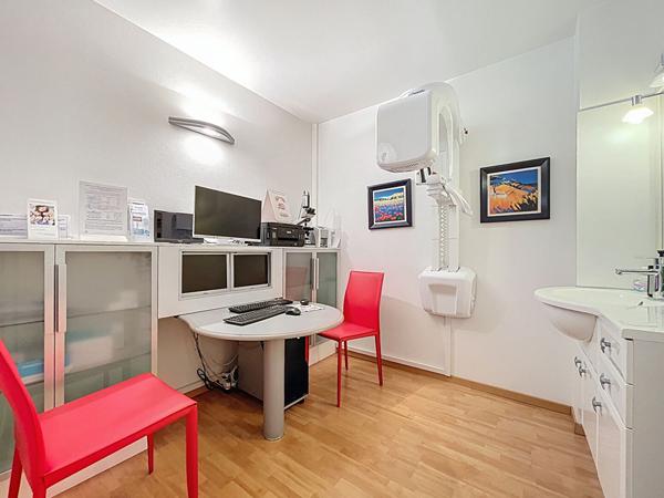 A vendre : bureaux + fond de commerce chirurgien dentiste 13008 Marseille