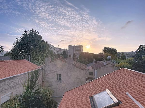 A vendre : bureaux + fond de commerce chirurgien dentiste 13008 Marseille