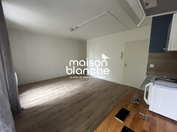 Appartement à louer, 2 pièces - Parthenay 79200