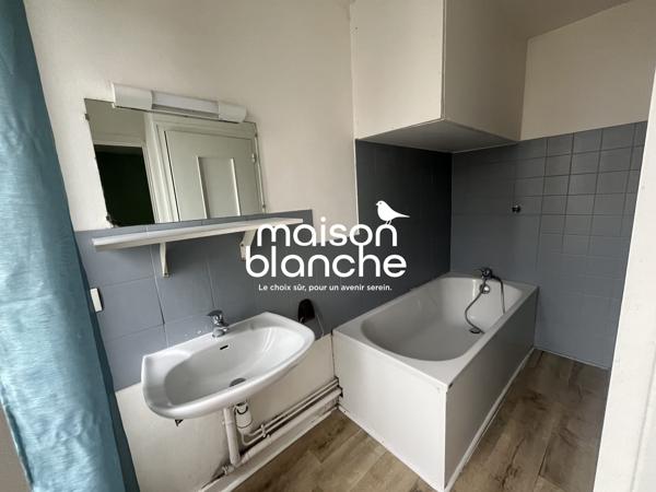 Appartement à louer, 2 pièces - Parthenay 79200