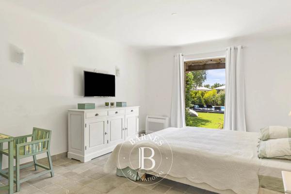 Sainte-Lucie-de-Porto-Vecchio, Villa 7 Chambres -  250 m² à vendre