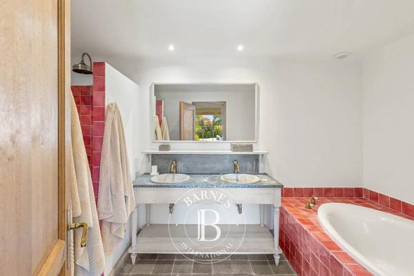 Sainte-Lucie-de-Porto-Vecchio, Villa 7 Chambres -  250 m² à vendre