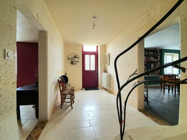 Maison La Couronne 5 pièce(s)