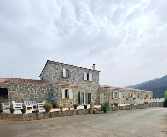 Maison 26 pièces - 500 m²