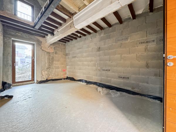 Trévoux (01600) Plateau Duplex avec Jardin à Aménager - Hyper Centre Village