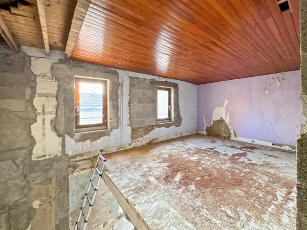 Trévoux (01600) Plateau Duplex avec Jardin à Aménager - Hyper Centre Village