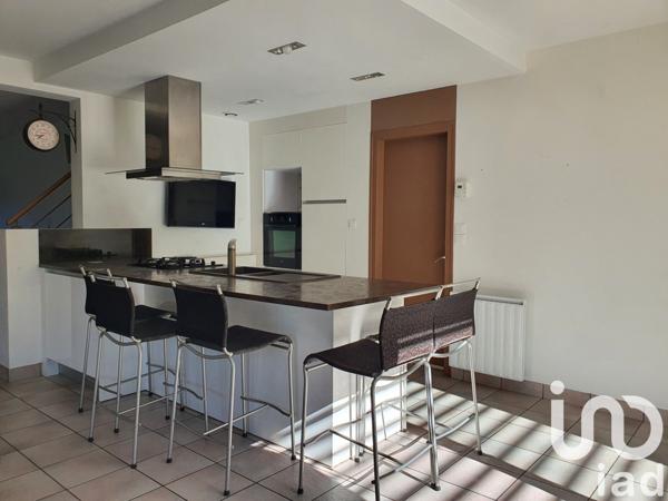 Maison 6 pièces de 134 m² à Essarts en Bocage (85140)