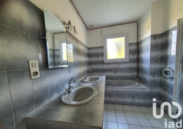 Maison 6 pièces de 134 m² à Essarts en Bocage (85140)