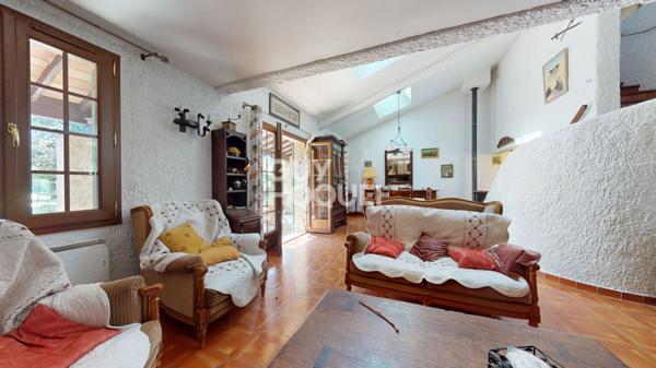 Maison spacieuse à vendre à Le Thor - 4 chambres et grand jardin avec piscine !