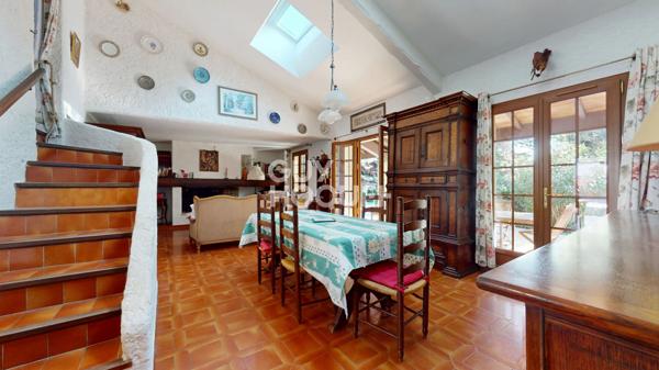 Maison spacieuse à vendre à Le Thor - 4 chambres et grand jardin avec piscine !