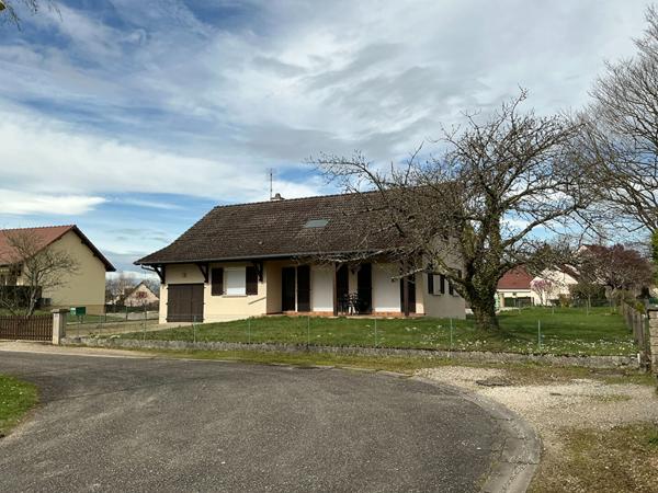 Maison 4 chambres avec terrain d'environ 800 m² ? Beau potentiel à Saint-Germain-du-Bois