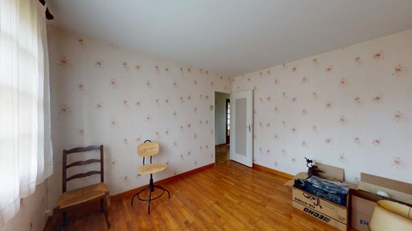 Maison 4 chambres avec terrain d'environ 800 m² ? Beau potentiel à Saint-Germain-du-Bois